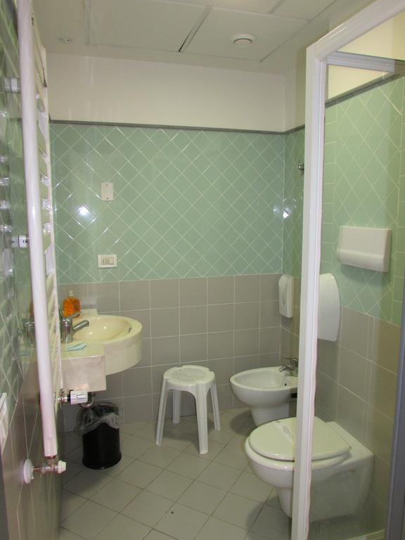 Emmaus Hotel زافيرانا إتنيا الغرفة الصورة