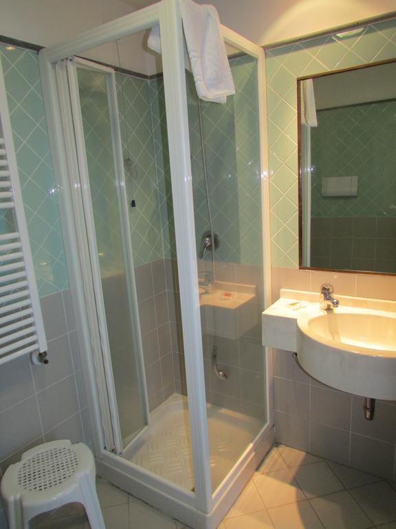 Emmaus Hotel زافيرانا إتنيا الغرفة الصورة