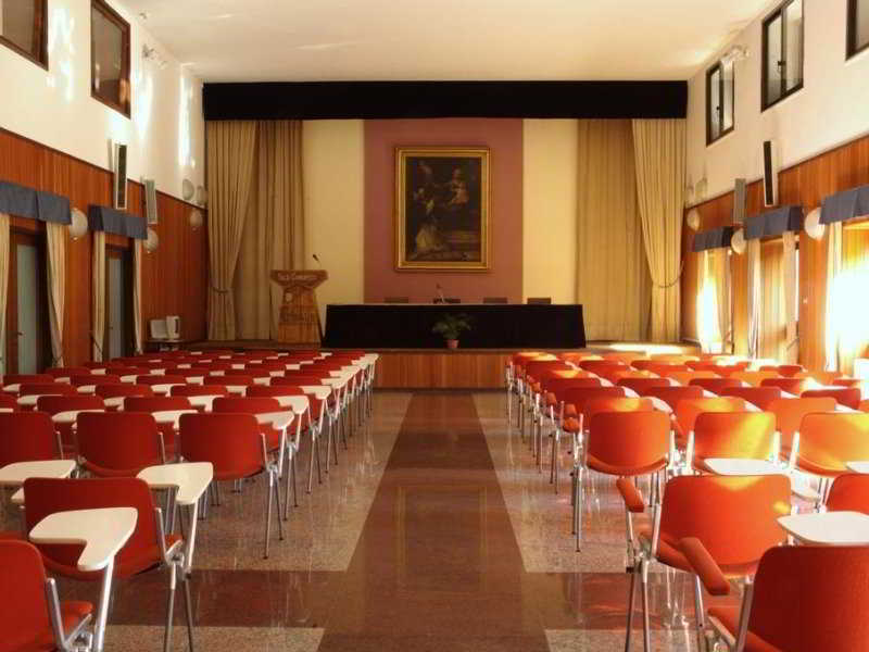 Emmaus Hotel زافيرانا إتنيا المظهر الخارجي الصورة