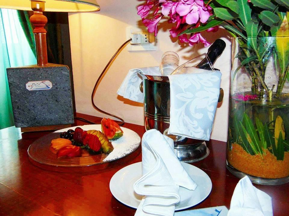 Emmaus Hotel زافيرانا إتنيا المظهر الخارجي الصورة